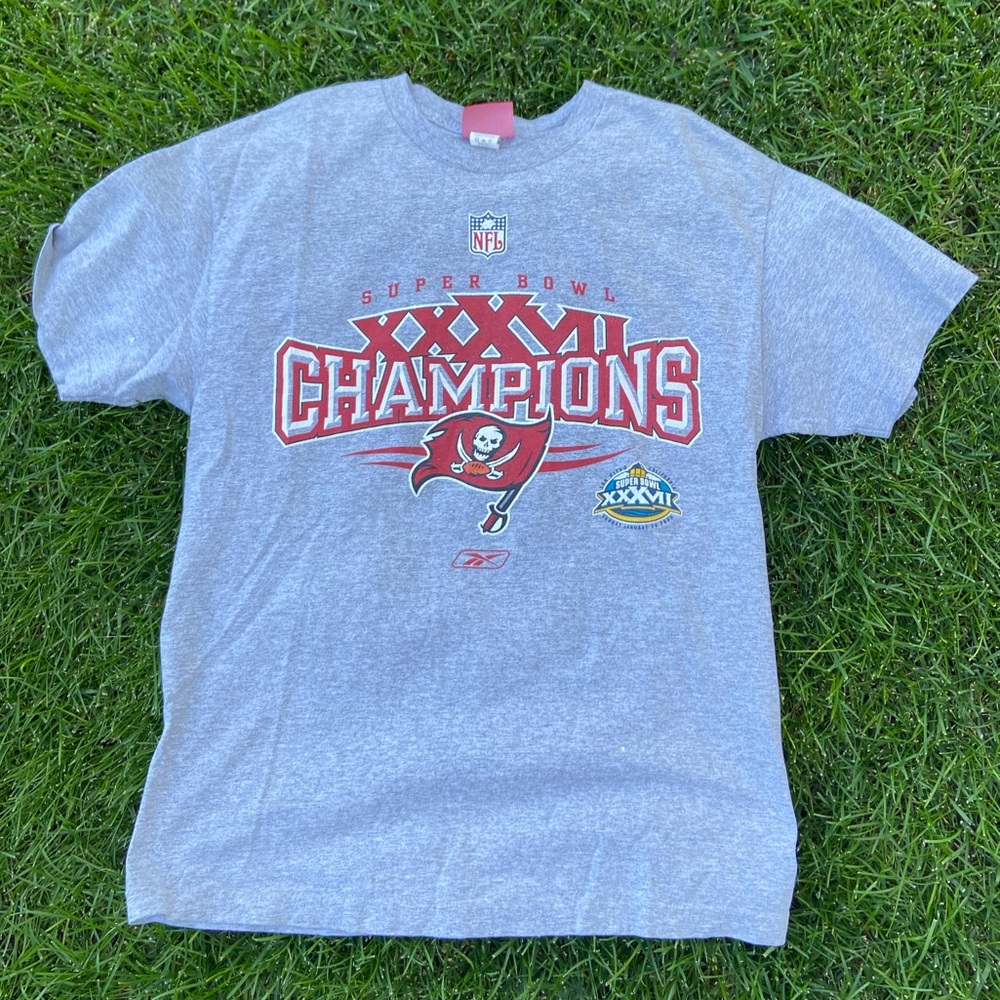 Super bowl XXXVII Buccaneers champion shirt